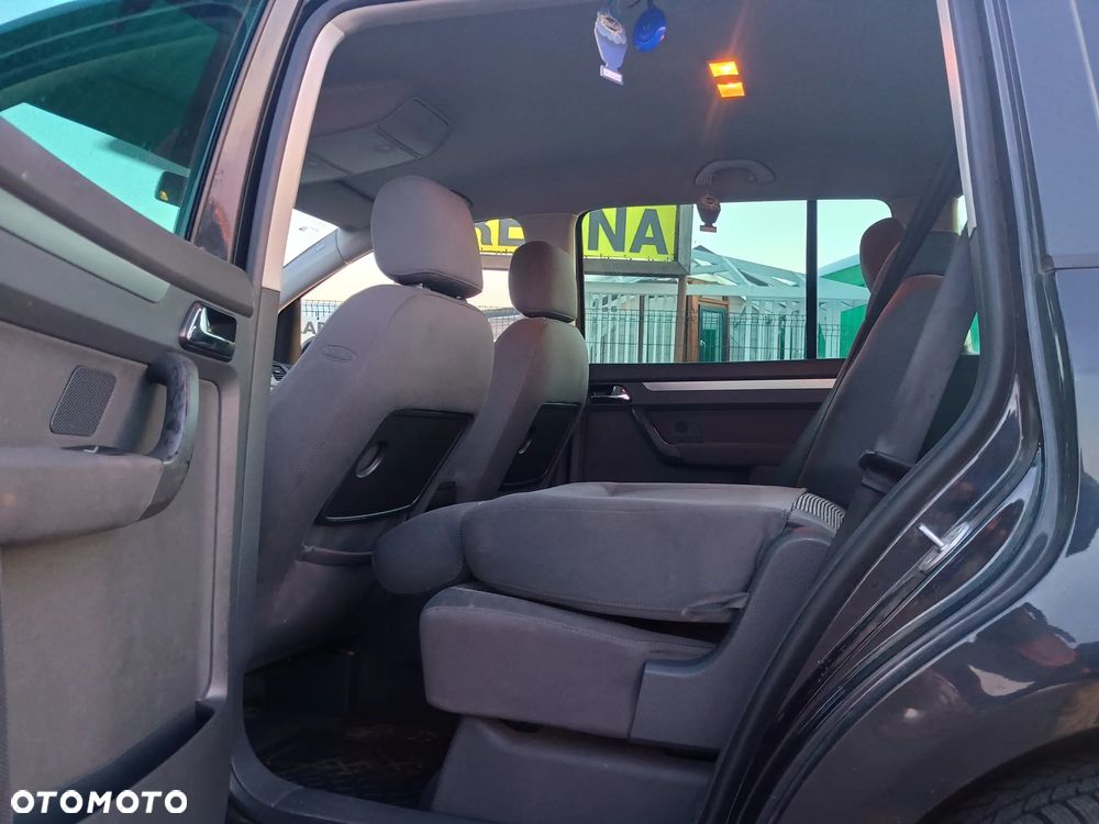 Volkswagen Touran 1.9 TDI Highline - 7