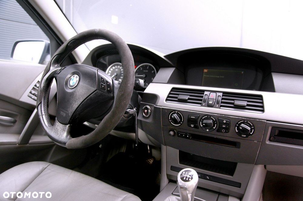 BMW Seria 5 520d Touring Edition Fleet - 17