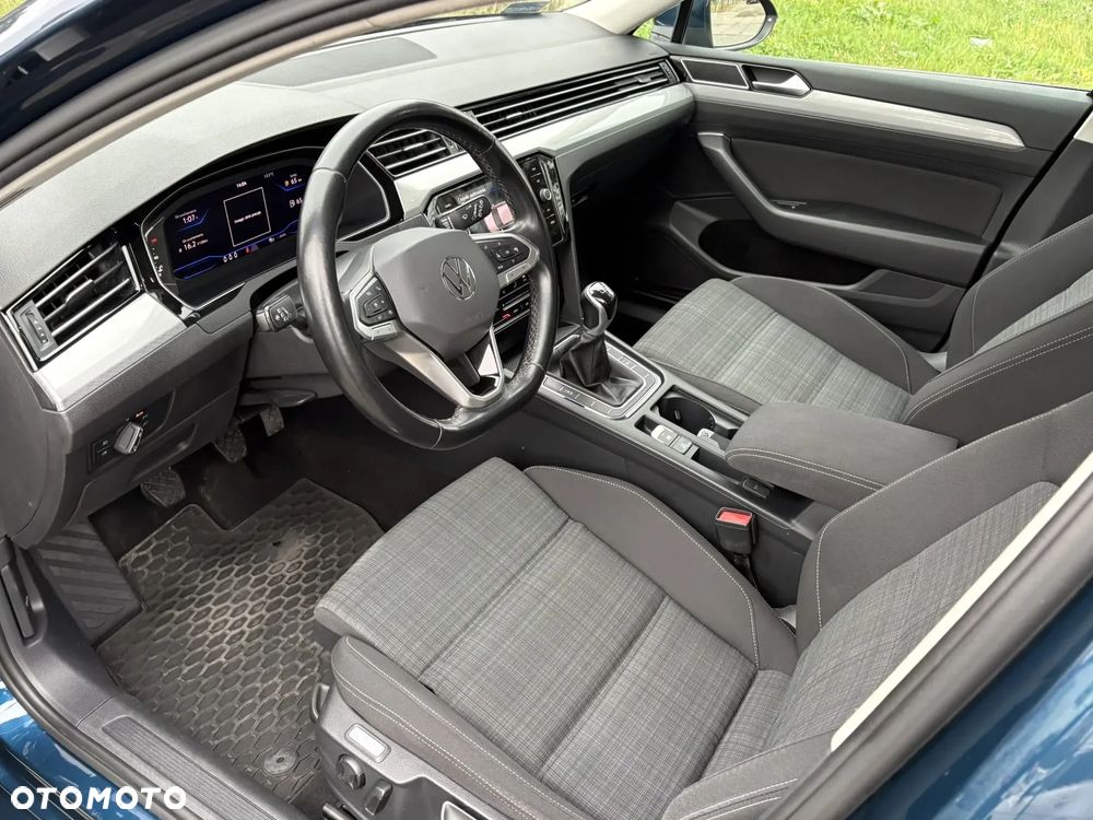 Volkswagen Passat 1.5 TSI EVO Business - 9