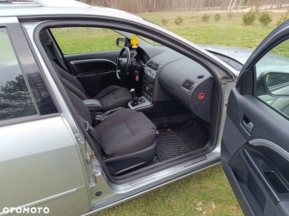 Ford Mondeo Turnier 2.0 TDCi Titanium - 10