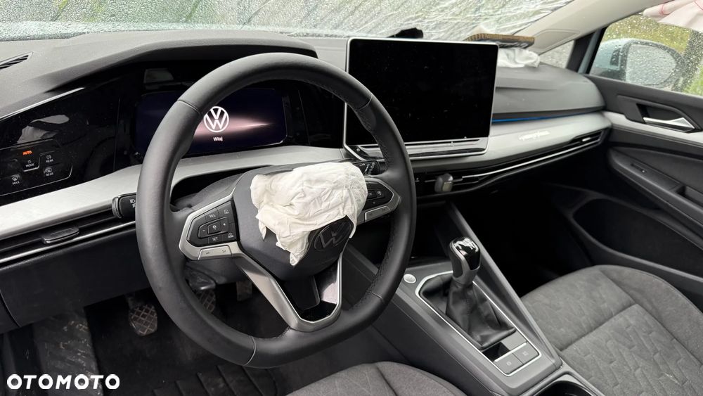 Volkswagen Golf - 22
