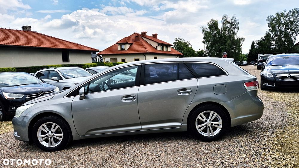 Toyota Avensis 2.0 Sol plus NAVI - 22