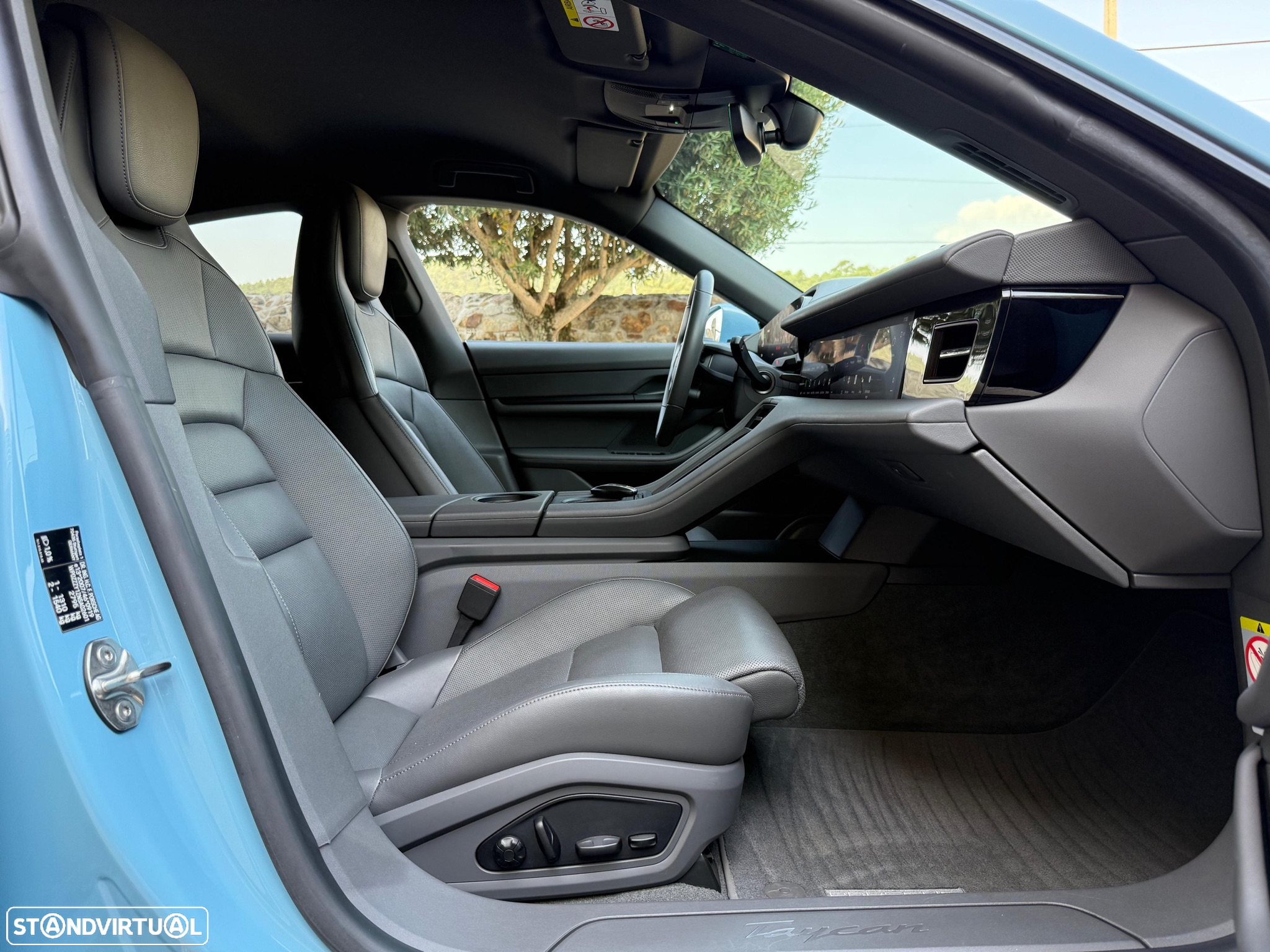 Porsche Taycan - 10