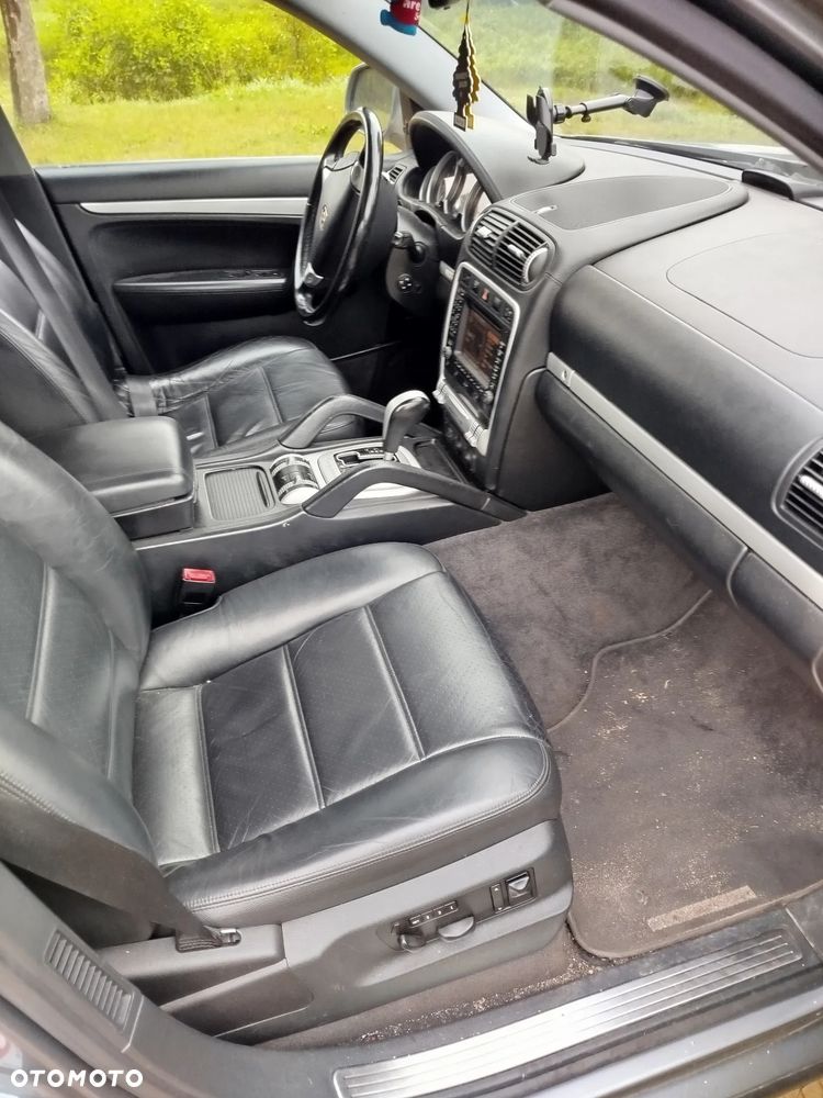 Porsche Cayenne - 1