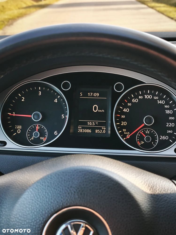 Volkswagen Passat 1.6 TDI BlueMotion Technology Trendline - 19