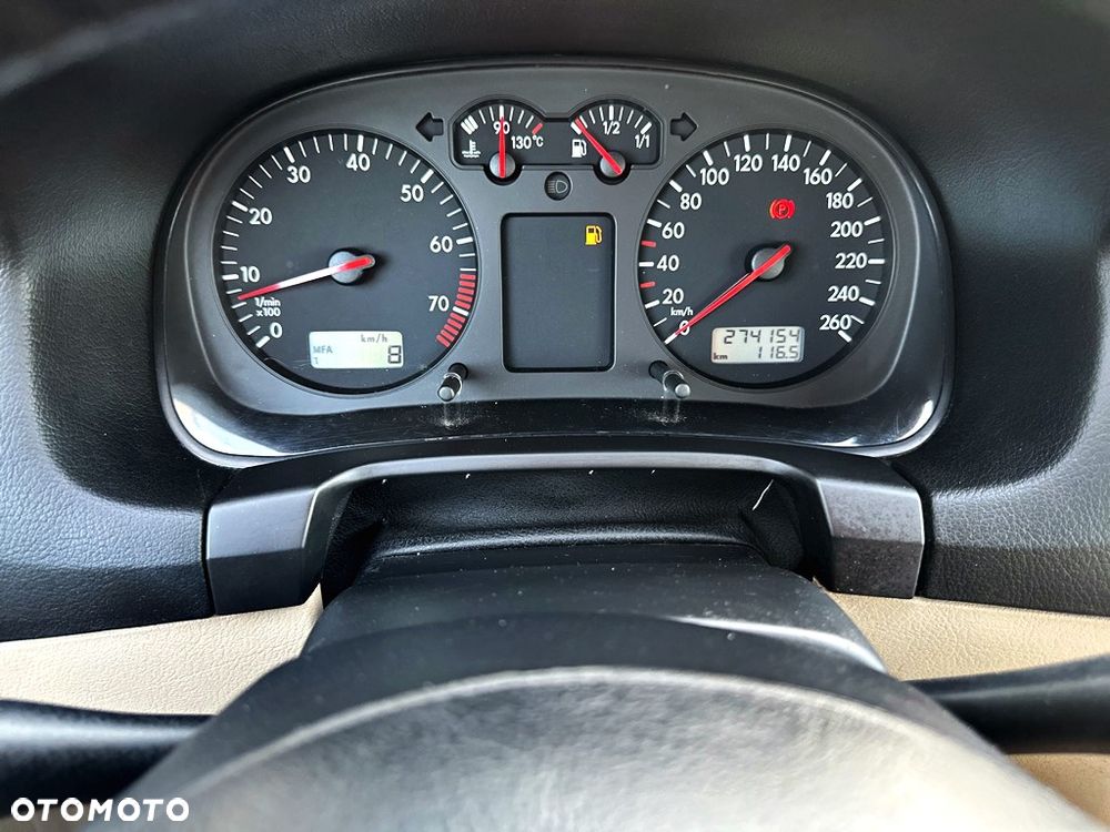 Volkswagen Bora Variant 2.3 V5 - 15