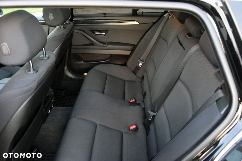 BMW Seria 5 520d Sport - 11
