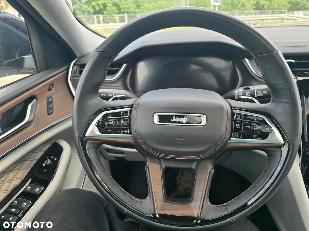 Jeep Grand Cherokee 3.6 V6 Summit - 37