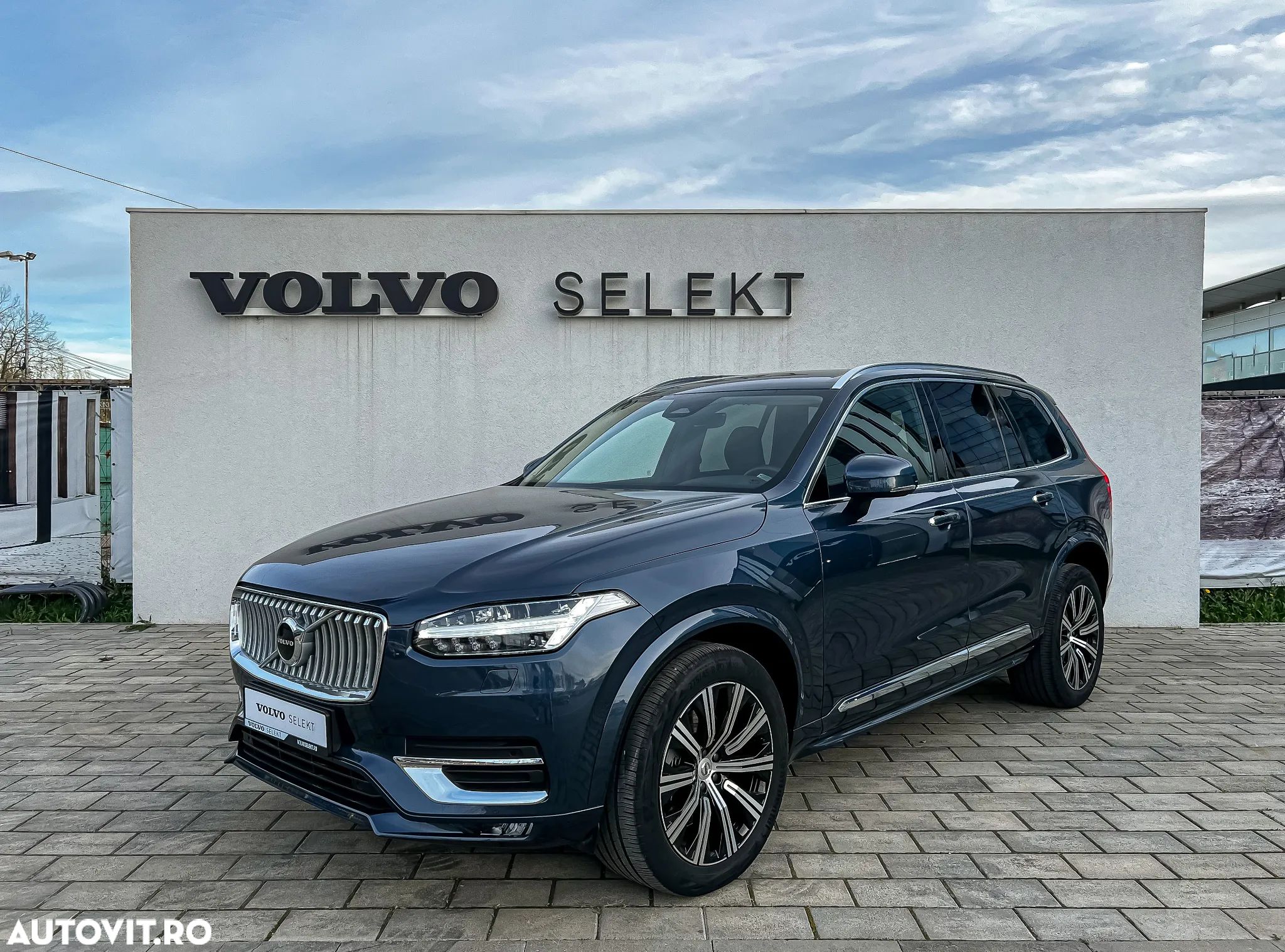 Volvo XC 90 - 1