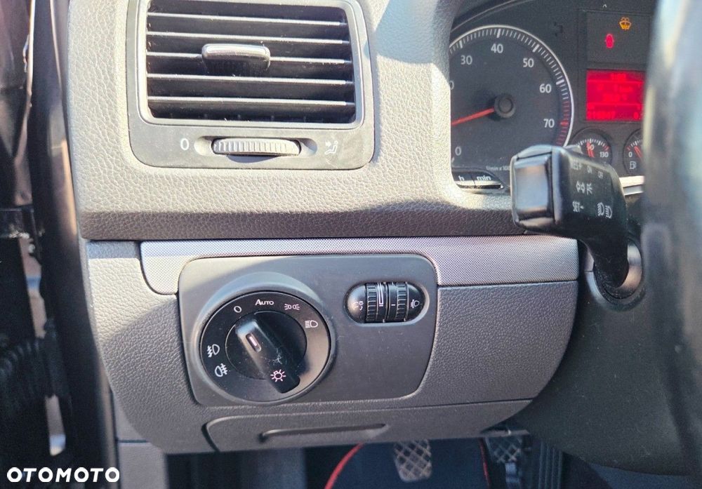 Volkswagen Golf - 12