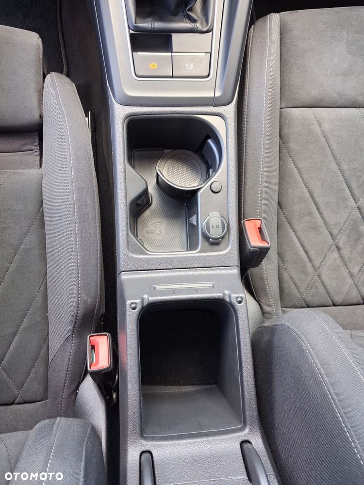 Volkswagen Golf - 36