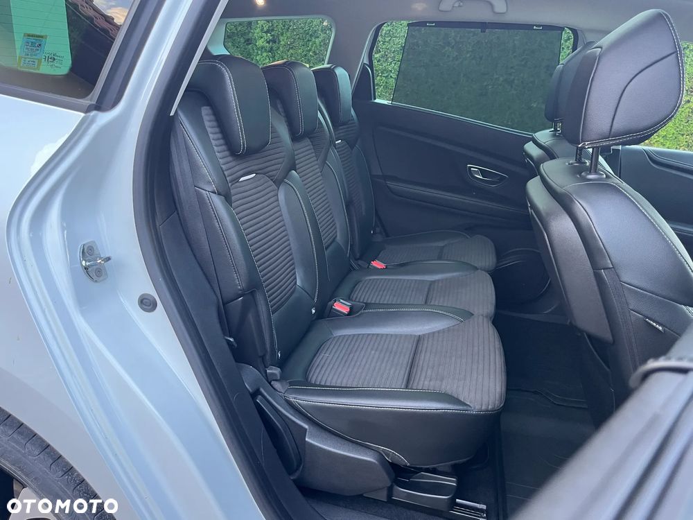 Renault Grand Scenic - 17