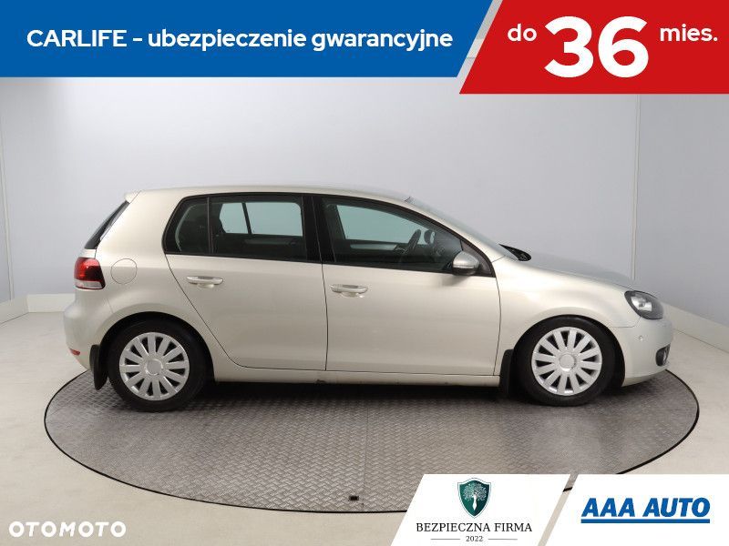 Volkswagen Golf - 8