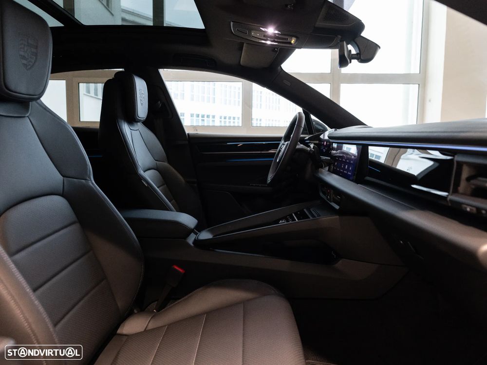 Porsche Macan Electric 4 - 30