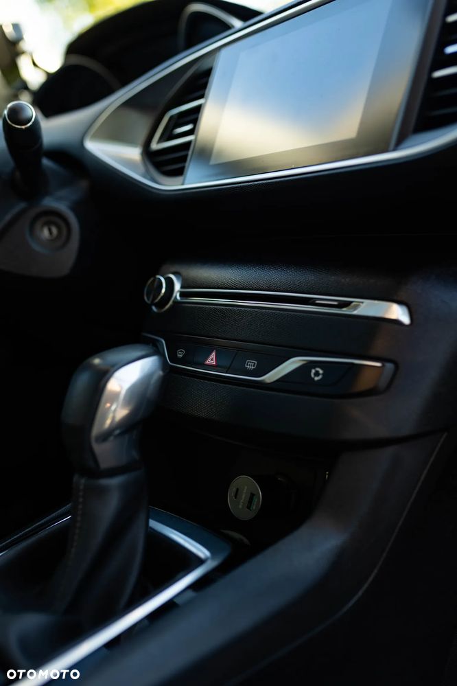 Peugeot 308 1.6 BlueHDi Active S&S - 17