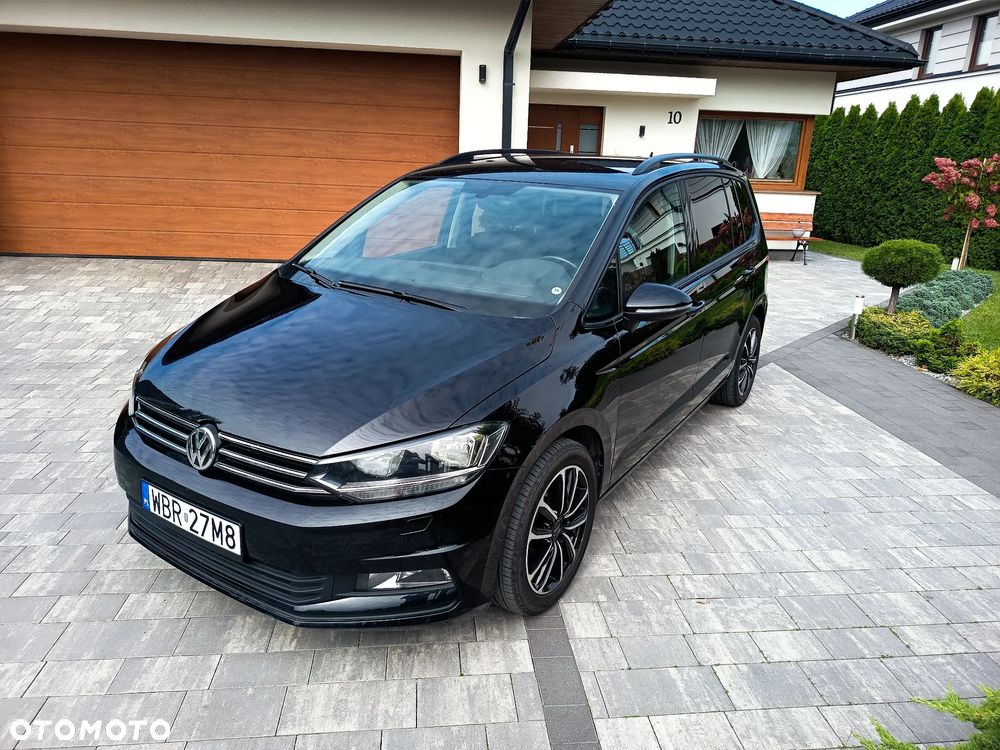 Volkswagen Touran - 1