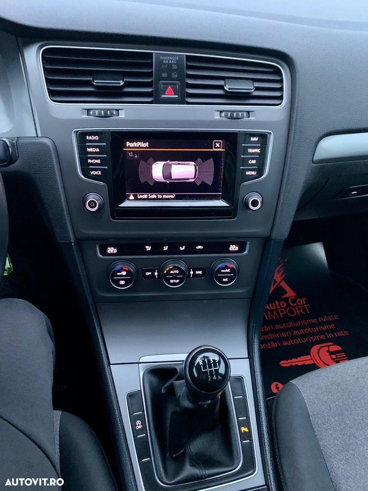 Volkswagen Golf 1.6 TDI BlueMotion Technology Comfortline - 8