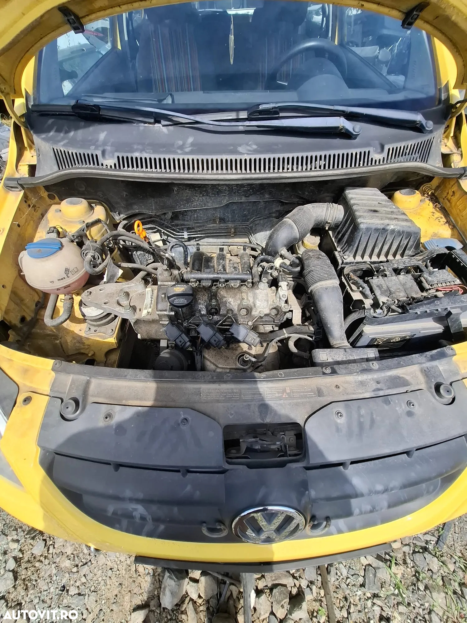 Dezmembrez Volkswagen Fox - 8
