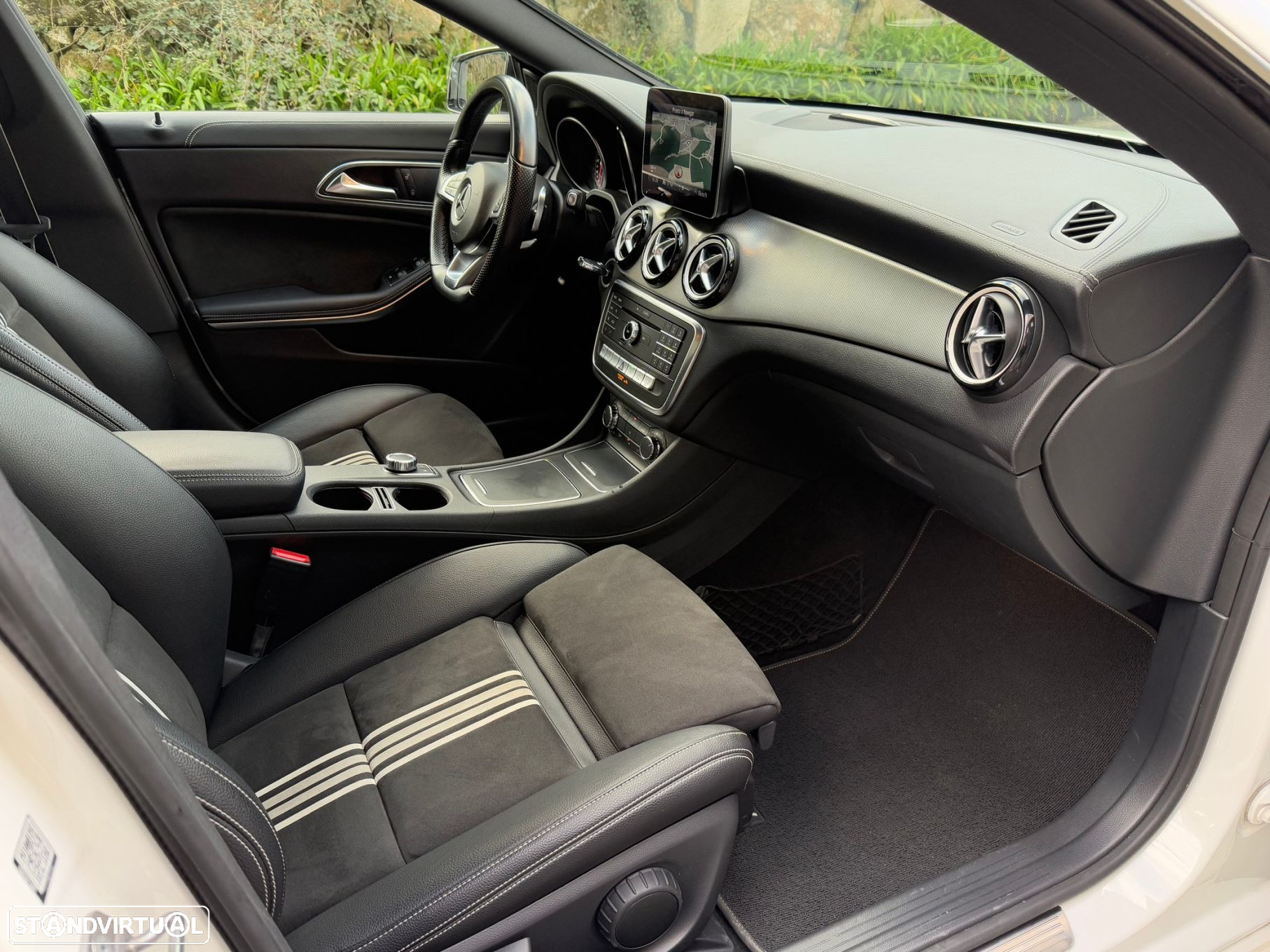 Mercedes-Benz CLA 180 Shooting Brake 7G-DCT AMG Line - 23