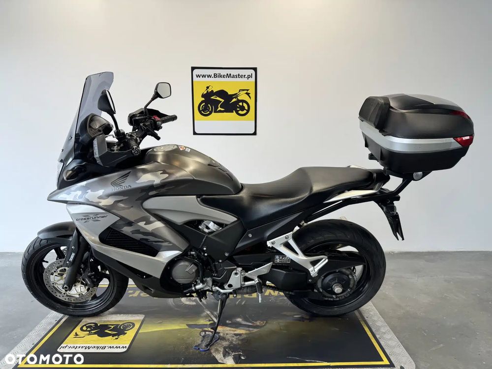 Honda VFR - 2