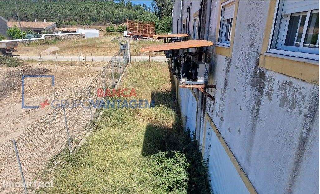 Armazém de 348m², destinado a atividade industrial, com 2 pisos e l... - Grande imagem: 2/10