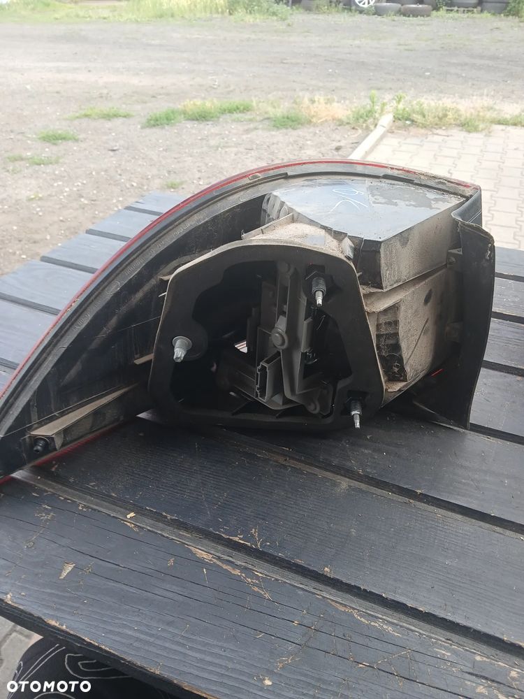 VW GOLF 5,6 KOMBI.LAMPA TYŁ PRAWA 1K9945096E - 2