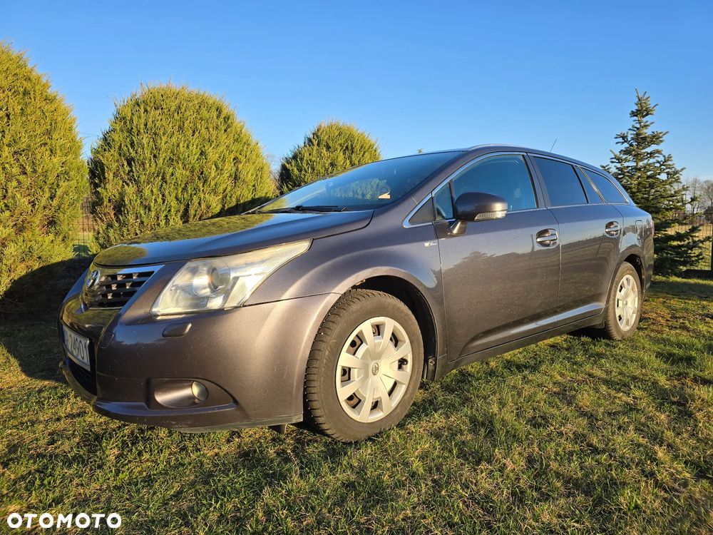 Toyota Avensis 2.0 D-4D Luna - 1