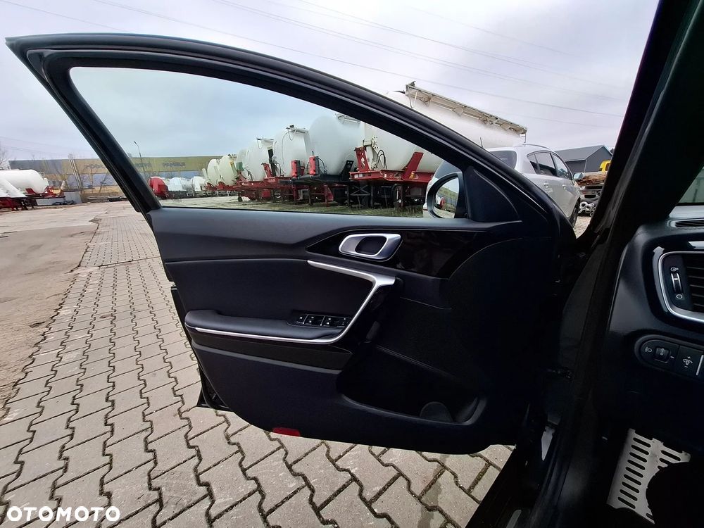 Kia ProCeed - 8