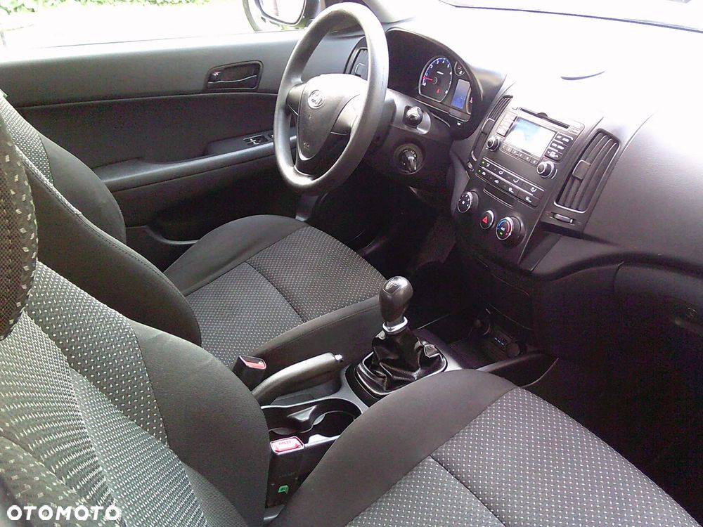 Hyundai i30 1.4 Classic + - 21