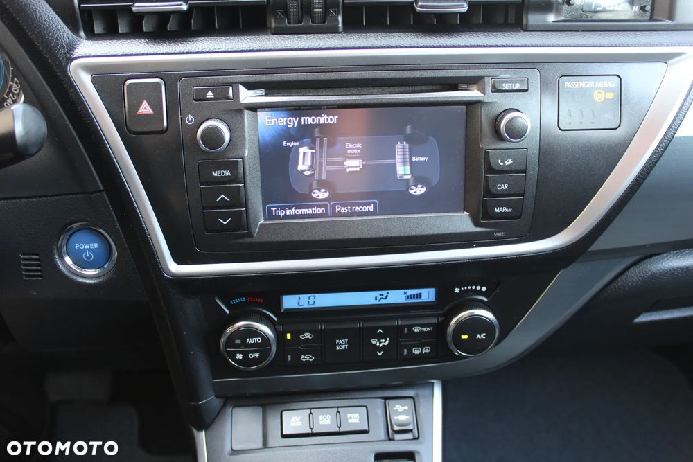 Toyota Auris - 16