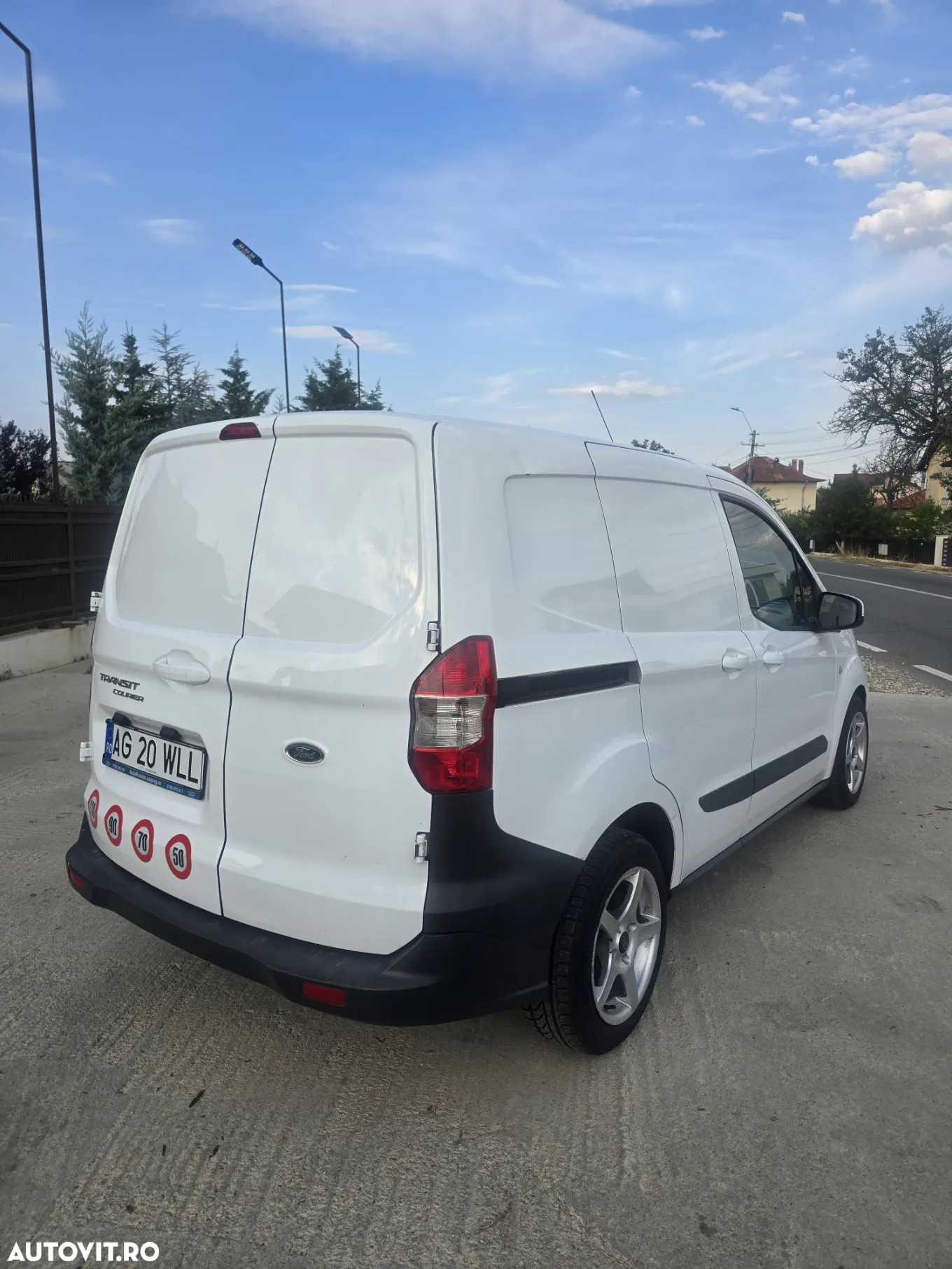 Ford Courier - 9