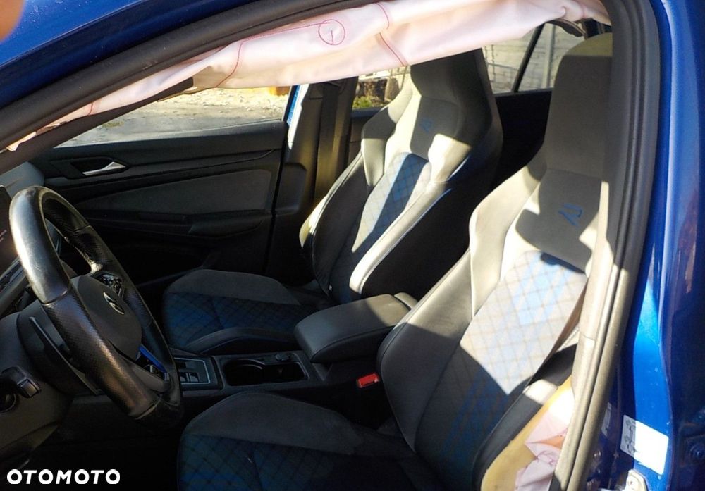 Volkswagen Golf - 23