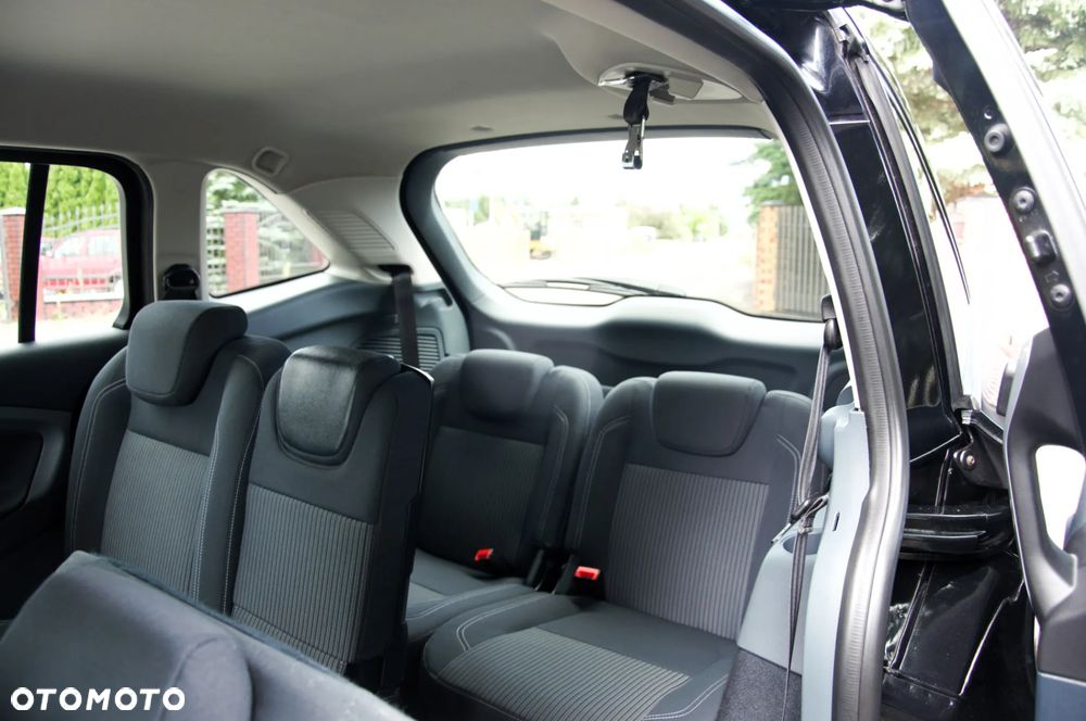 Ford Grand C-MAX - 23