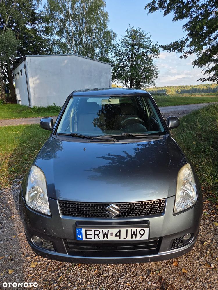 Suzuki Swift 2007 photo 2