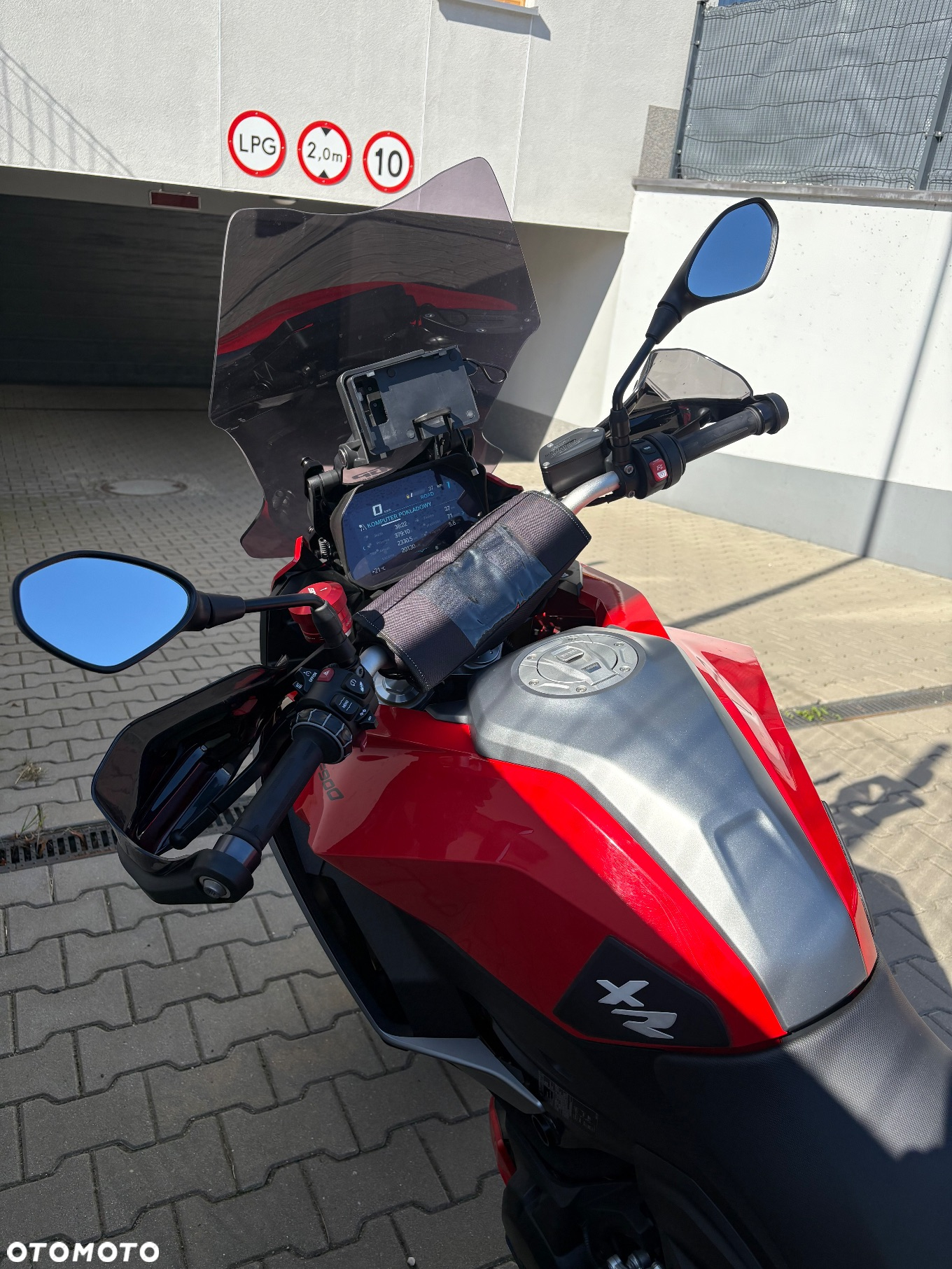 BMW XR - 4