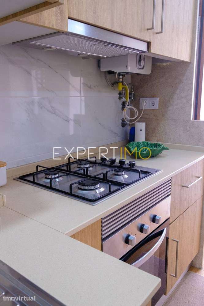 Moradia Renovada com 2 Apartamentos Independentes | Figueira da Foz - Grande imagem: 5/42