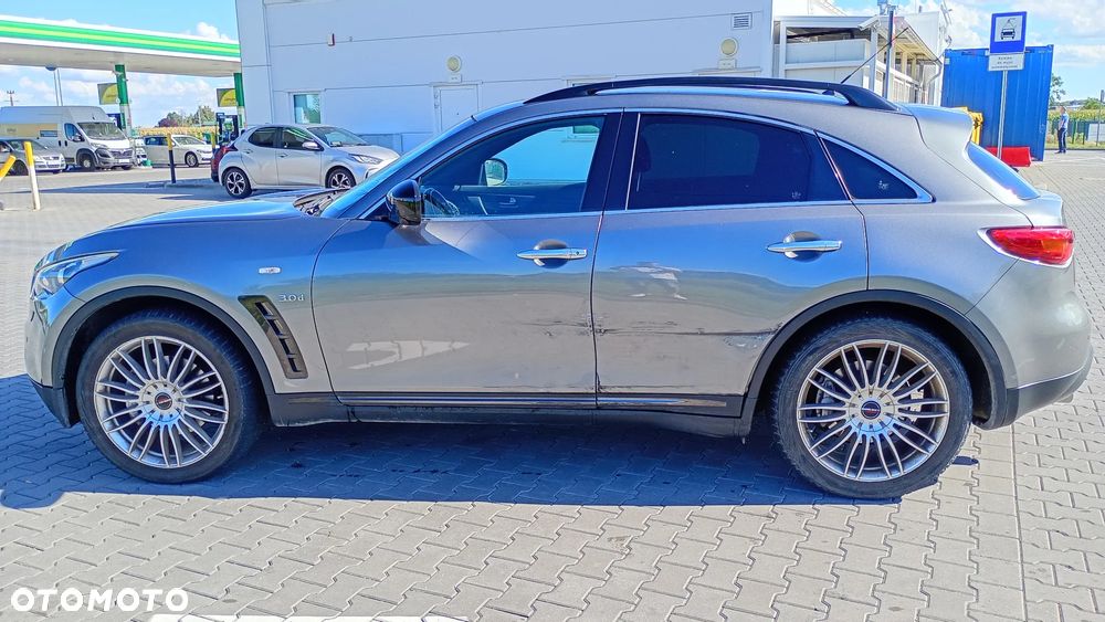 Infiniti QX70 3.0d AWD S Premium - 6