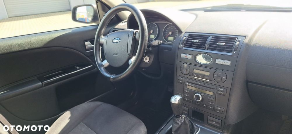 Ford Mondeo 1.8 Trend - 9