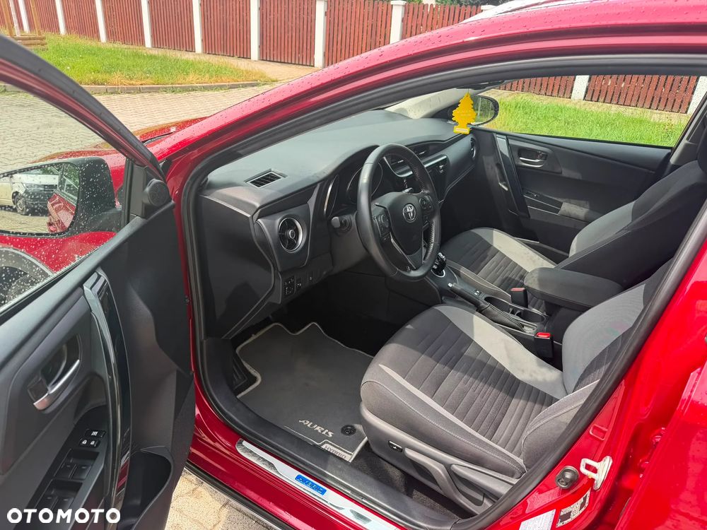 Toyota Auris - 11