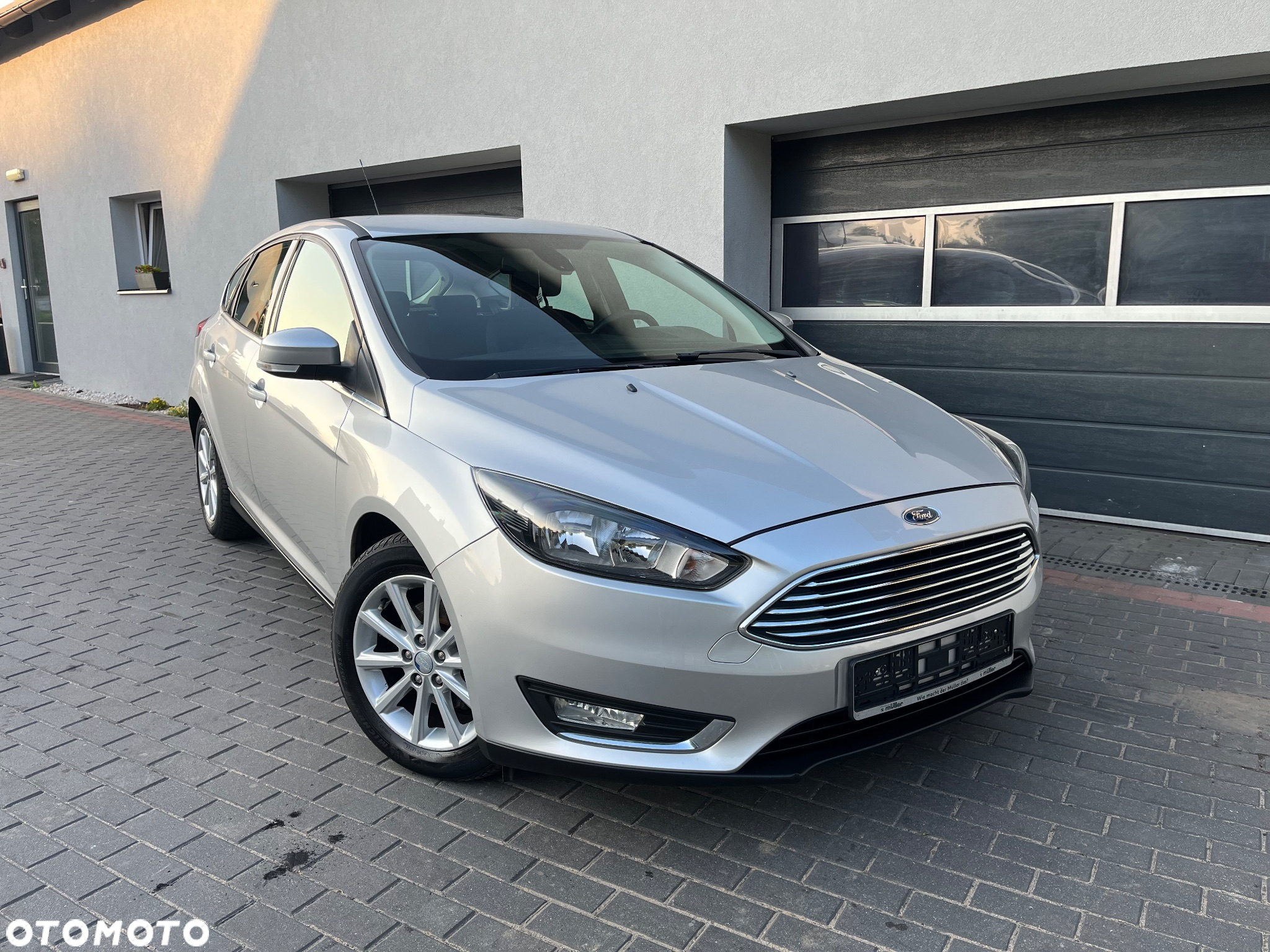 Ford Focus 1.0 EcoBoost Hybrid TITANIUM X - 3