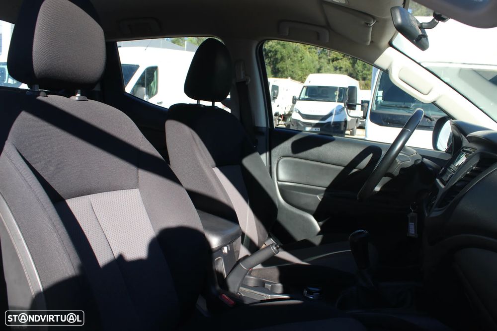 Mitsubishi L200 2.3 DI-D CD Invite 4WD - 9