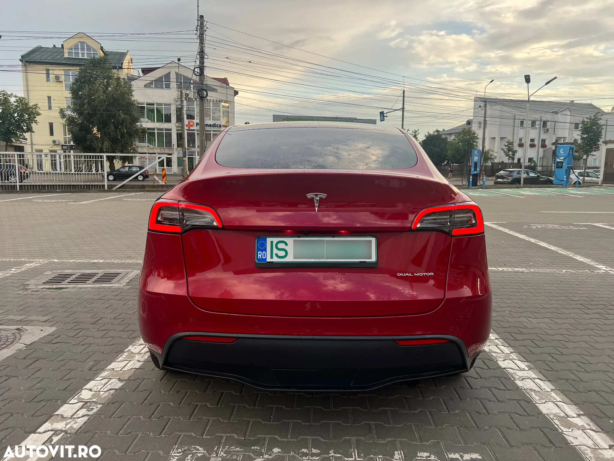 Tesla Model Y AWD Long Range - 4
