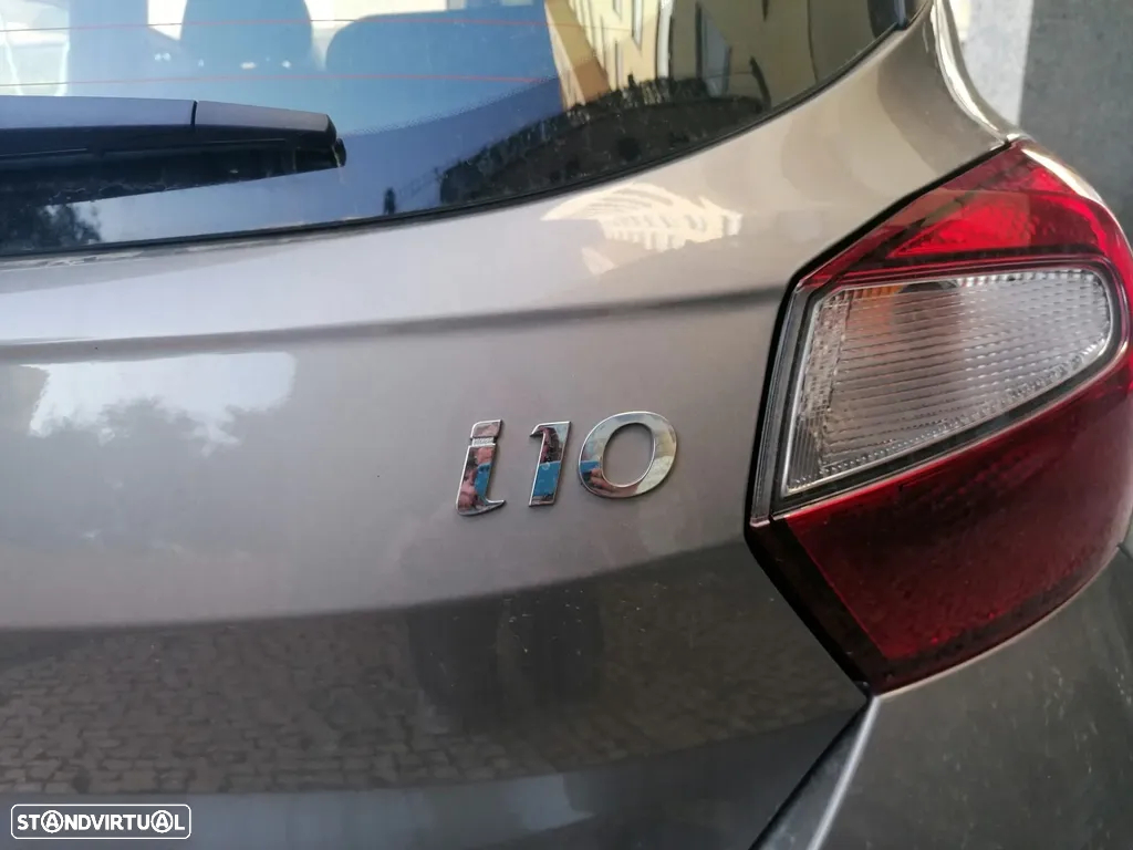 Hyundai i10 1.0 Comfort AMT - 11