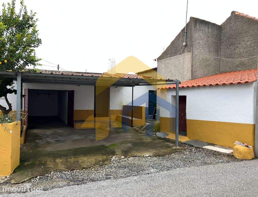 Conjunto habitacional - Moradia T2+1 e Garagem  em São Lourenço de Mam - Grande imagem: 3/15