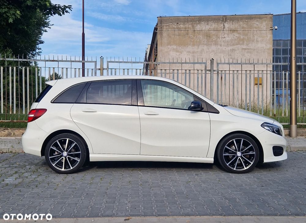 Mercedes-Benz Klasa B 180 UrbanStyle Edition - 14