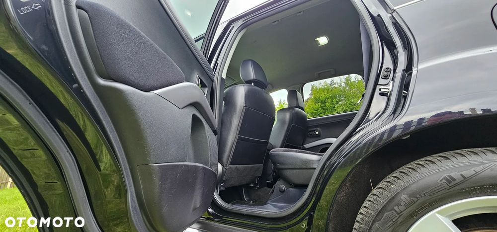 Mitsubishi Outlander 2.0 Intense NAVI 2WD EU5 CVT - 36