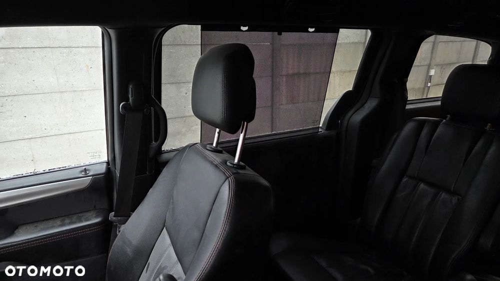 Dodge Grand Caravan 3.6 R/T - 11