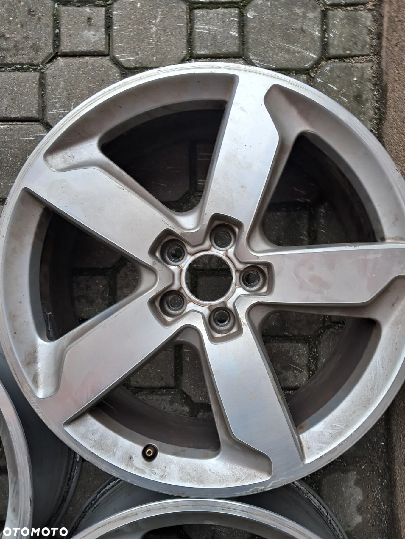 Felga aluminiowa Audi Q5 SQ5 8R0 8.0" x 19" 5x112 ET 39 - 4