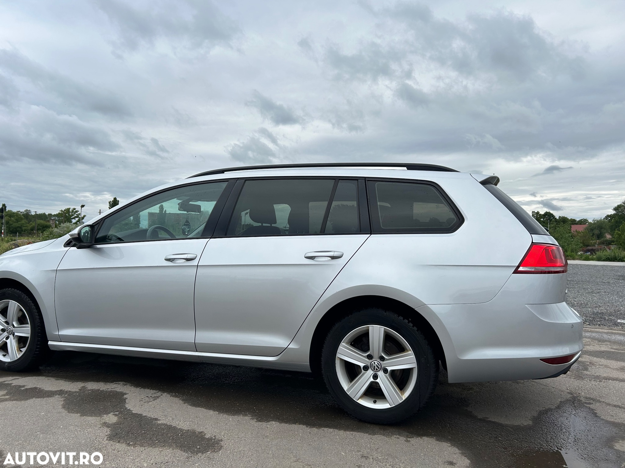 Volkswagen Golf 1.6 TDI BlueMotion Technology DSG Comfortline - 3