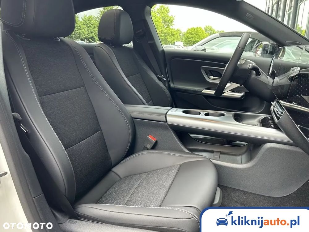 Mercedes-Benz CLA 200 mHEV Progressive 7G-DCT - 9